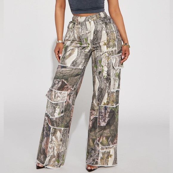 Fashion Nova Denim - Fashion Nova In My Sights Camouflage Wide Leg High-Rise Cargo Jeans Size 3 | NEW